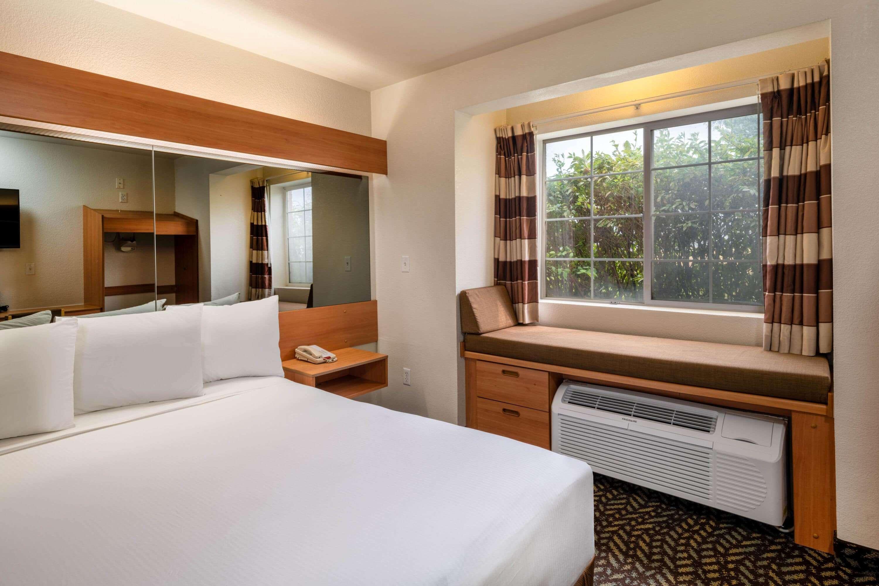 Microtel Inn & Suites By Wyndham Salt Lake City Airport Exterior photo
