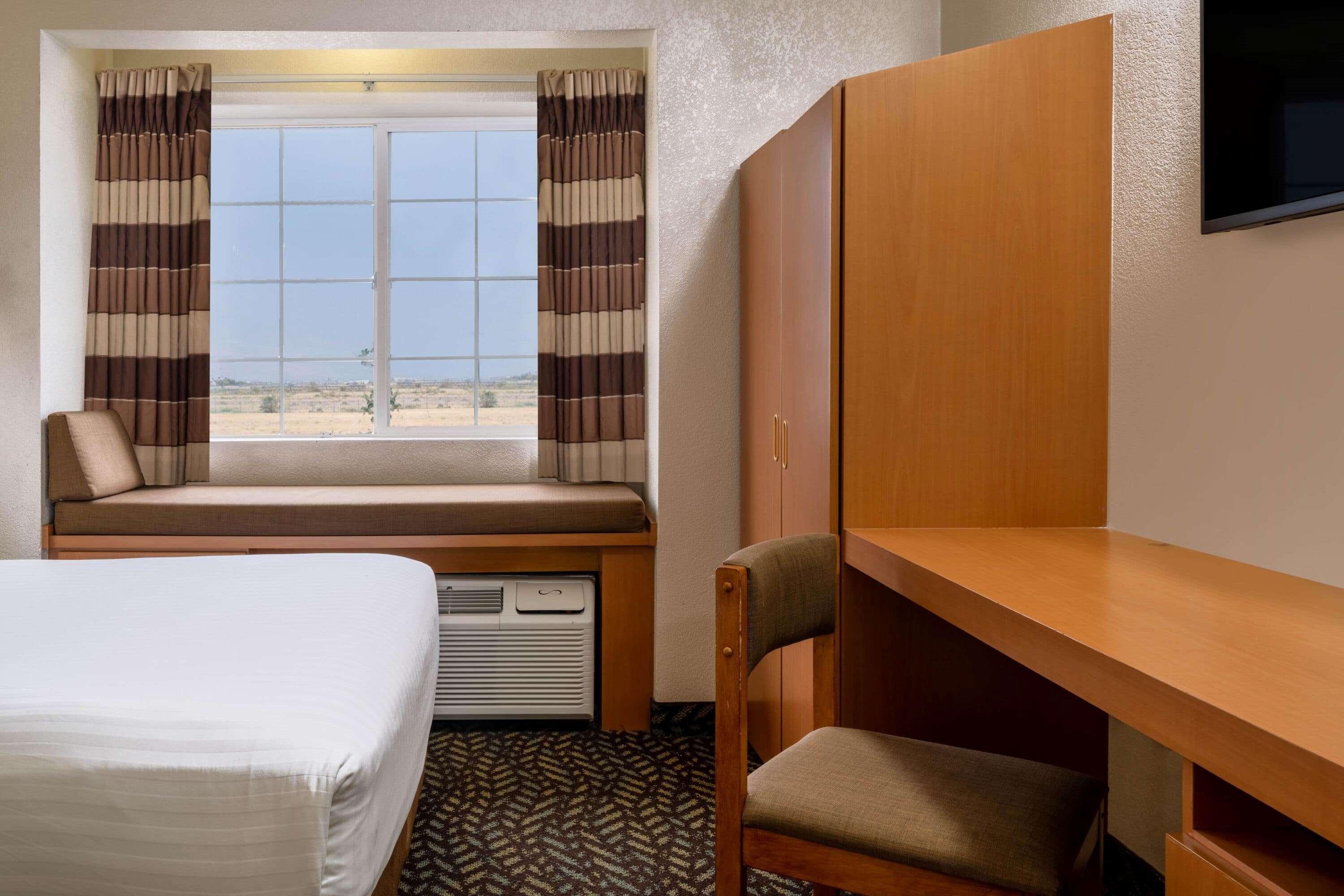 Microtel Inn & Suites By Wyndham Salt Lake City Airport Exterior photo
